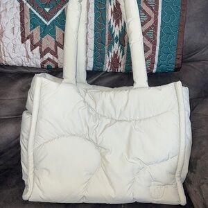 Thirtyyears “The drift tote -Pebble” Puffer tote